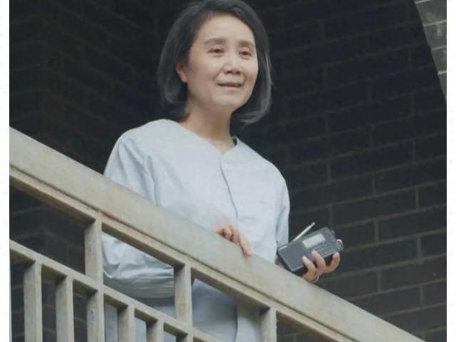 活过来父亲是影帝丈夫在上海交大任教九游会网站难怪严晓频能把聂娟娟演(图2)