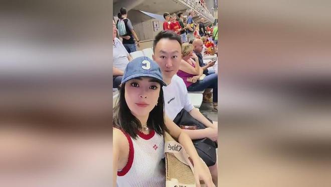 要400万后离婚还当女儿面给小三献吻j9九游会入口CBA教练出轨找老婆(图9)
