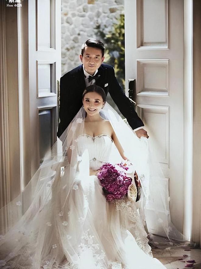 要400万后离婚还当女儿面给小三献吻j9九游会入口CBA教练出轨找老婆(图13)