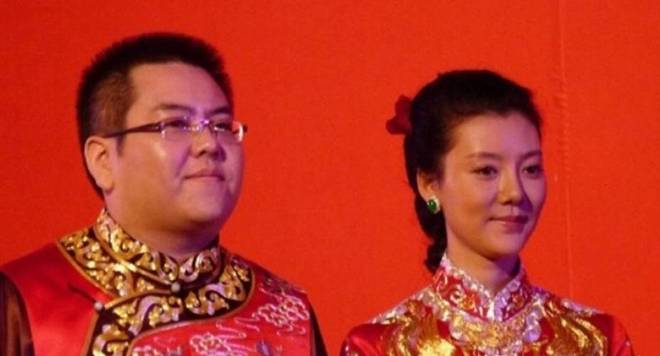 大了难怪不拍戏了都快认不出来了九游会去集市偶遇车晓她脸变化太(图6)